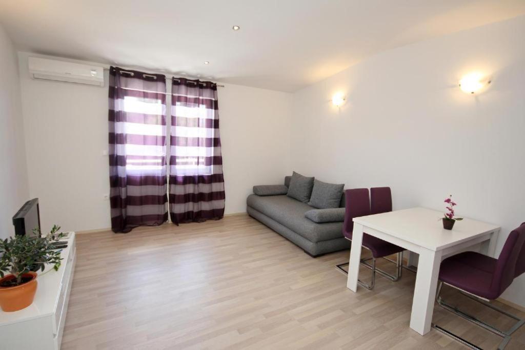 Apartmani Sea Star Макарска Экстерьер фото