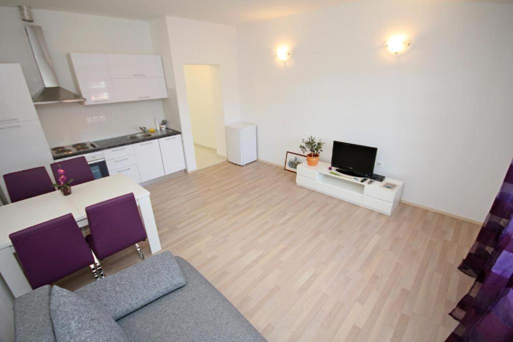 Apartmani Sea Star Макарска Экстерьер фото